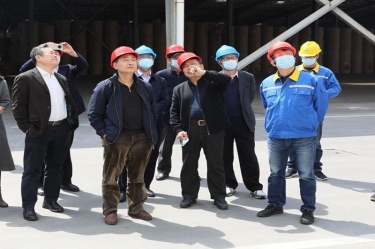 生態(tài)環(huán)境部科財(cái)司副司長(zhǎng)付川一行考察由景興紙業(yè)承擔(dān)的國家科技重大專項(xiàng)示范工程